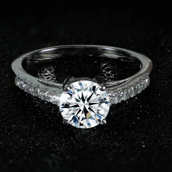 Sterling silver engagement ring - Picture 2 of 4